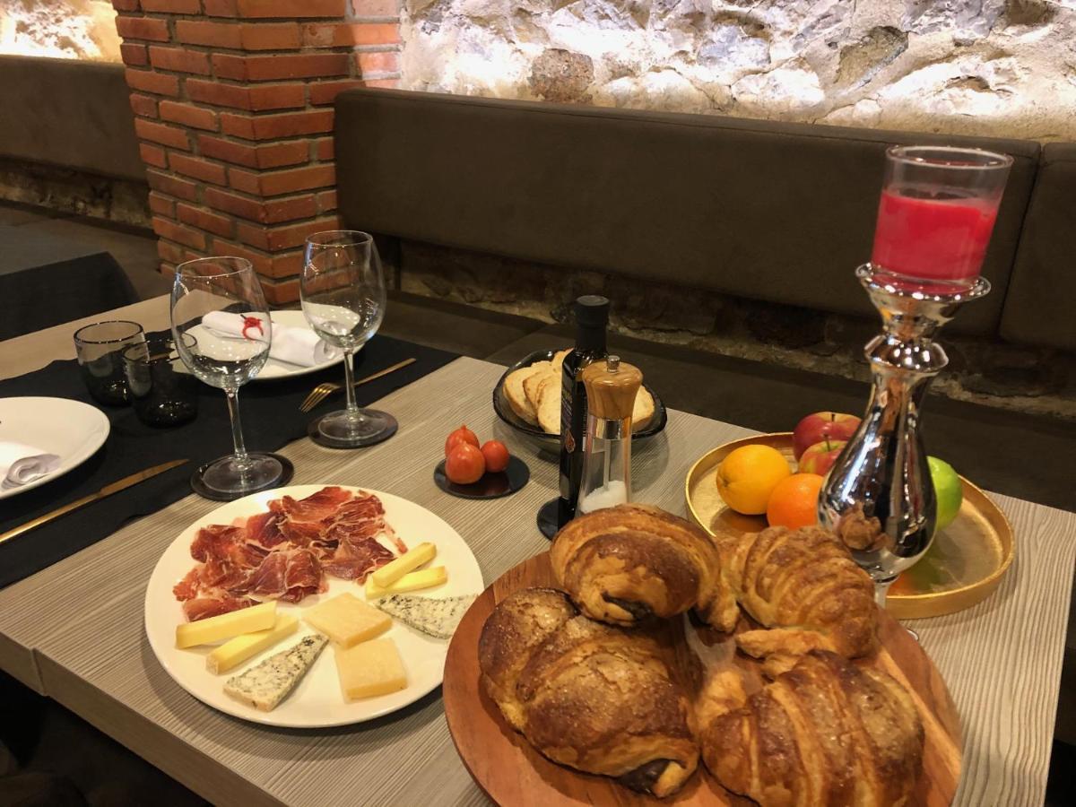 ל'אסטרטיט Hotel Marisqueria Cal Tet מראה חיצוני תמונה